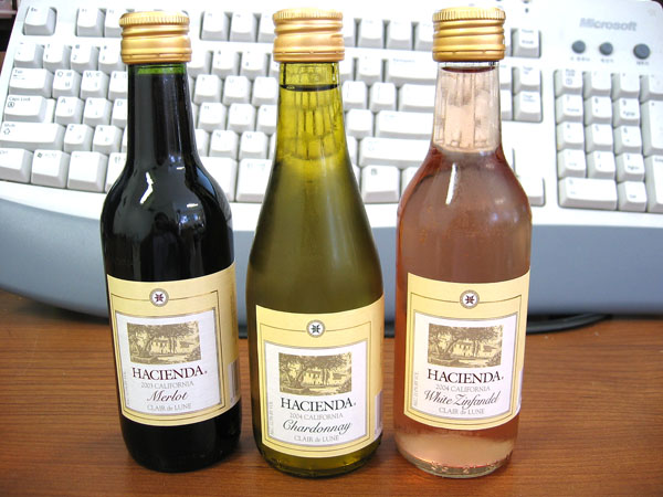 Hacienda- White Zinfandel 2004