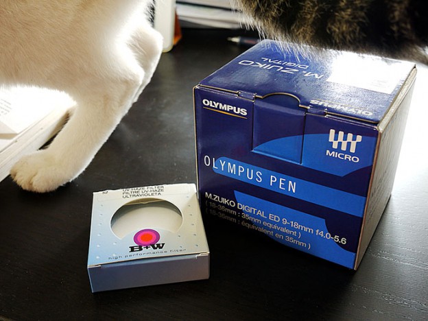 Olympus M.Zuiko 9-18mm lens, 52mm B+W UV filter MRC