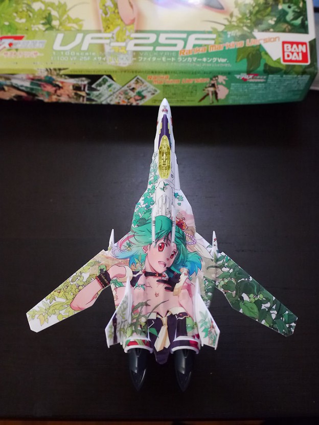 반다이 1/100 VF-25F 메사이아 발키리 – 란카 마킹 버전